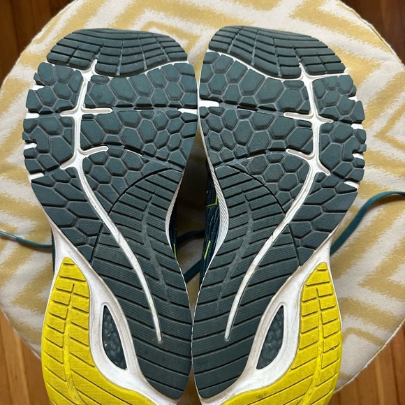 New Balance Teal Running Shoes - Picture 4 of 6